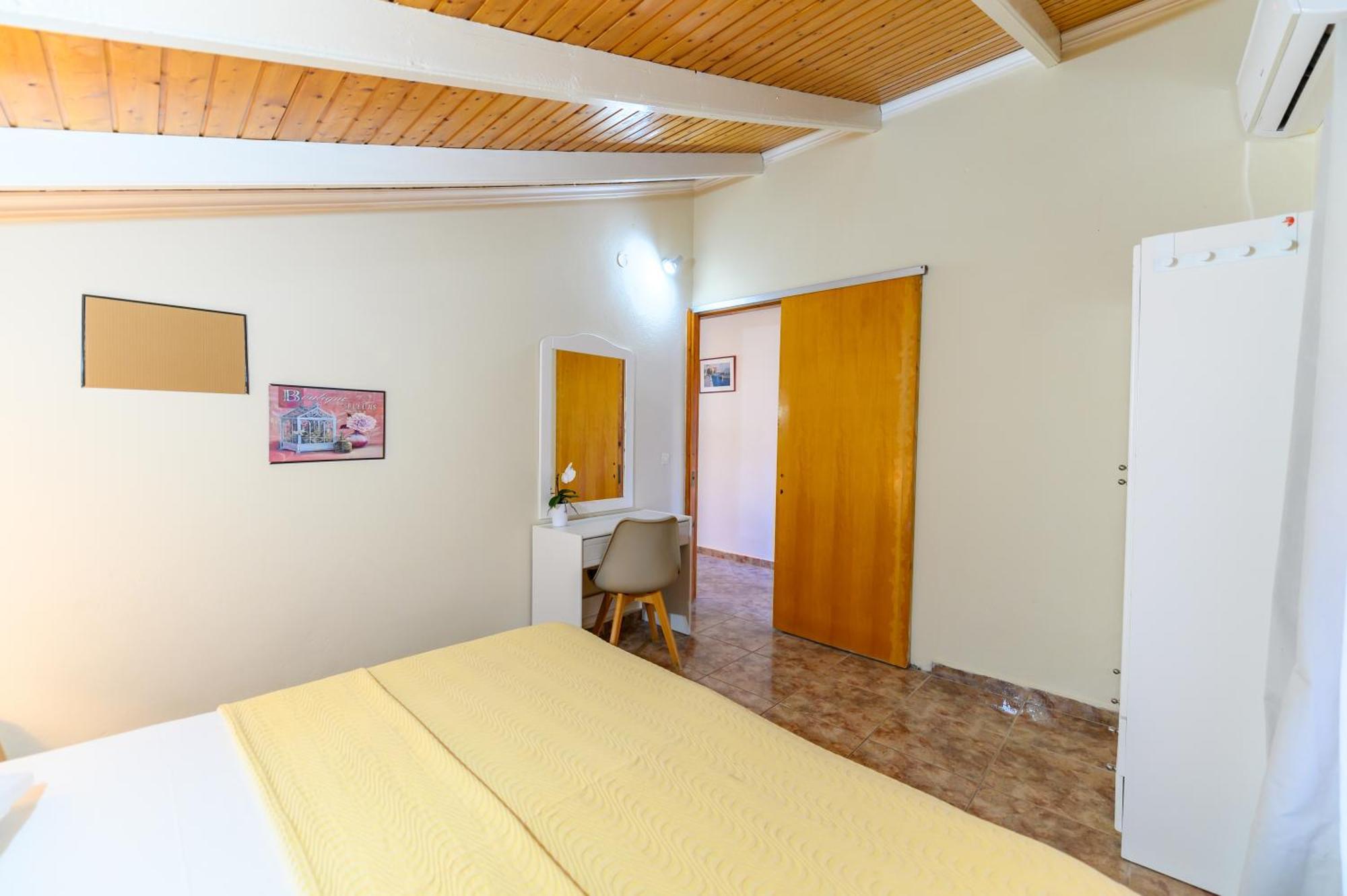 Louiza Apartment *