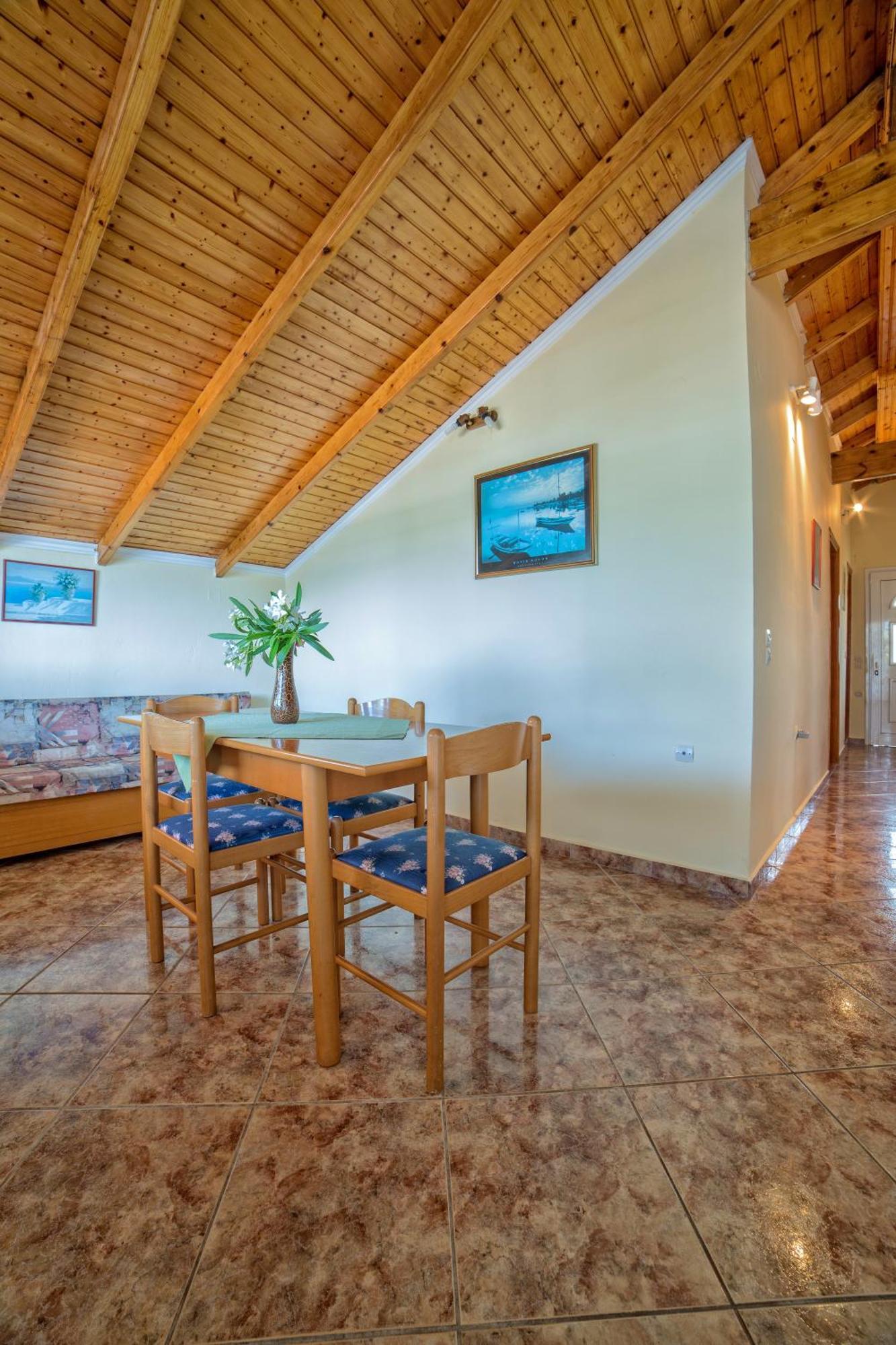 Louiza Apartment *